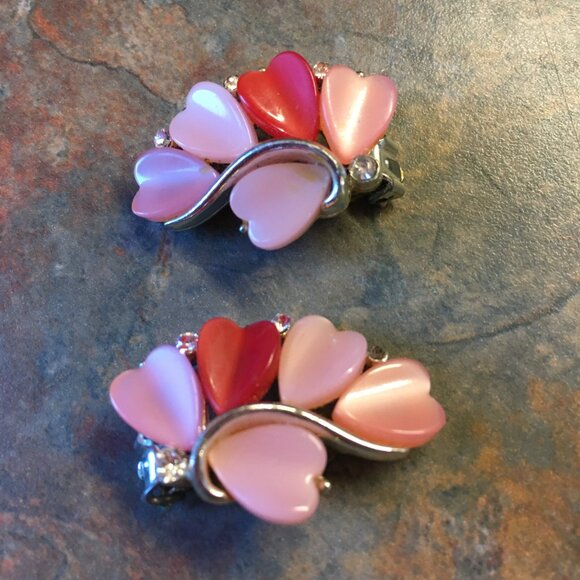 Vintage Lisner Pink Hearts And Rhinestones Clip-On Earrings - Picture 5 of 5
